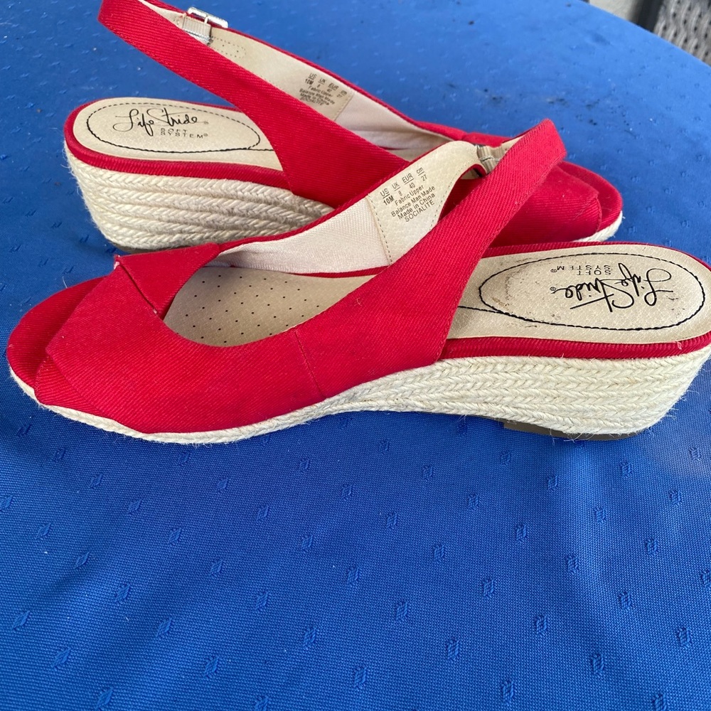Shoes - Picture 2 of 4